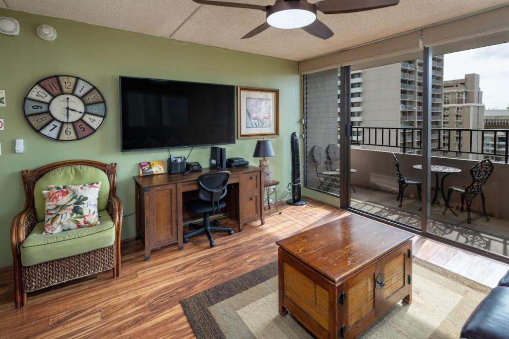 Heart Of Waikiki,1Bdrm,Free Parking, Wifi,No Resort Fees,Youtube,Netflix ! Honolulu Zewnętrze zdjęcie
