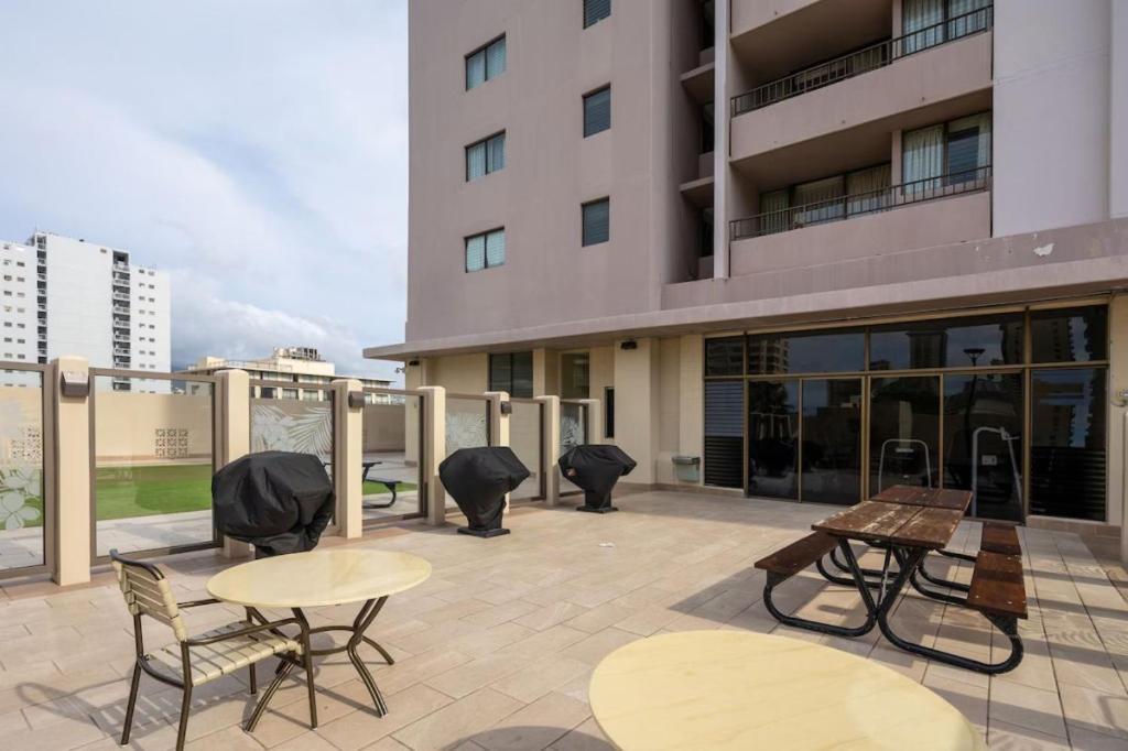 Heart Of Waikiki,1Bdrm,Free Parking, Wifi,No Resort Fees,Youtube,Netflix ! Honolulu Zewnętrze zdjęcie
