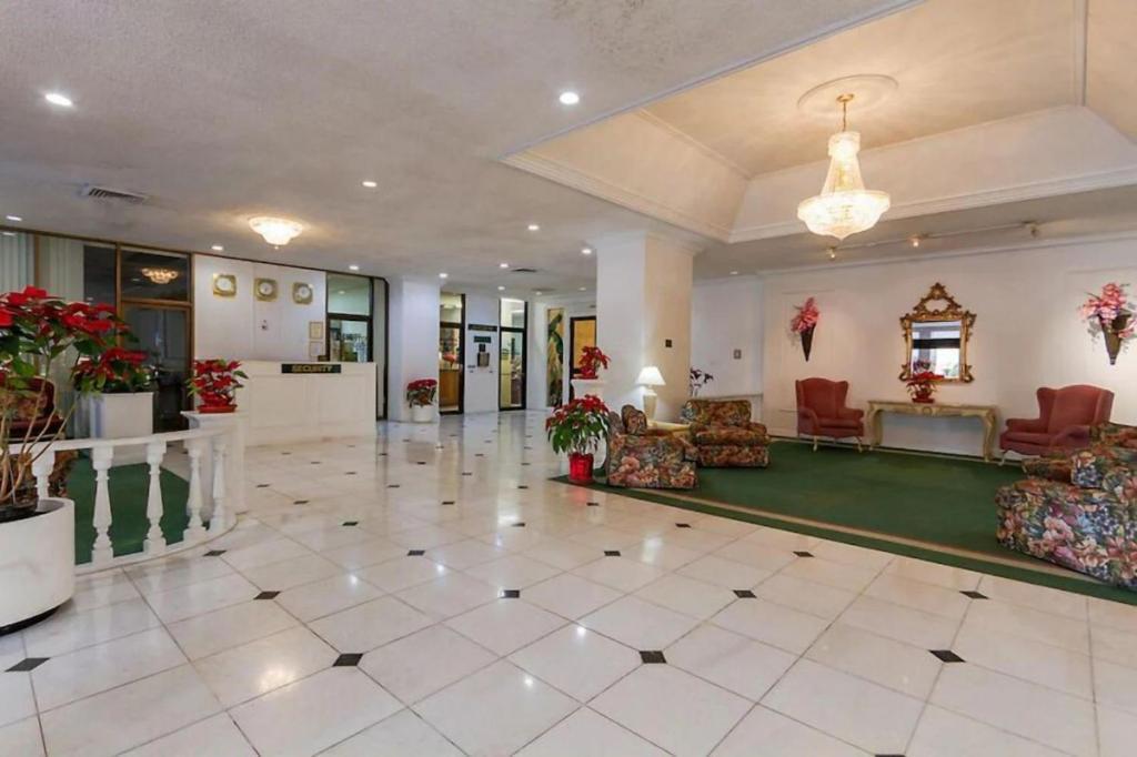 Heart Of Waikiki,1Bdrm,Free Parking, Wifi,No Resort Fees,Youtube,Netflix ! Honolulu Zewnętrze zdjęcie