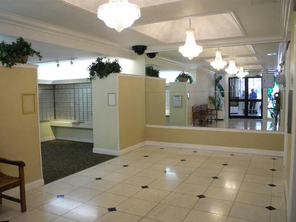 Heart Of Waikiki,1Bdrm,Free Parking, Wifi,No Resort Fees,Youtube,Netflix ! Honolulu Zewnętrze zdjęcie