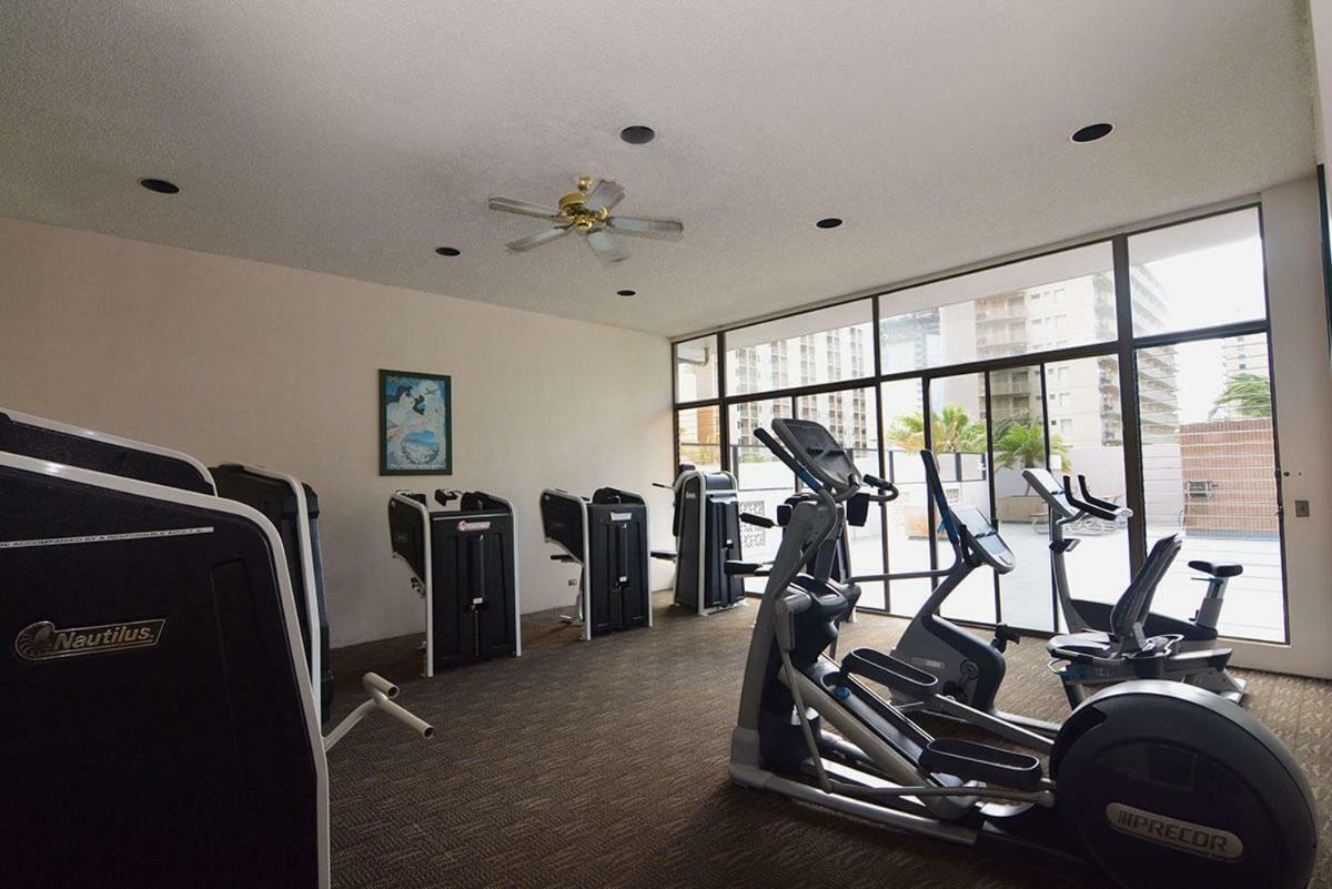 Heart Of Waikiki,1Bdrm,Free Parking, Wifi,No Resort Fees,Youtube,Netflix ! Honolulu Zewnętrze zdjęcie