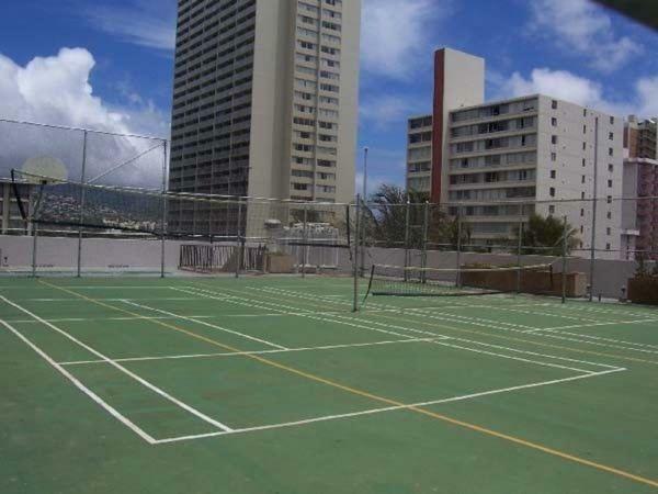Heart Of Waikiki,1Bdrm,Free Parking, Wifi,No Resort Fees,Youtube,Netflix ! Honolulu Zewnętrze zdjęcie