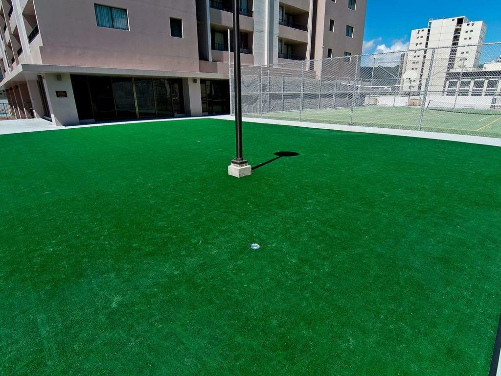 Heart Of Waikiki,1Bdrm,Free Parking, Wifi,No Resort Fees,Youtube,Netflix ! Honolulu Zewnętrze zdjęcie